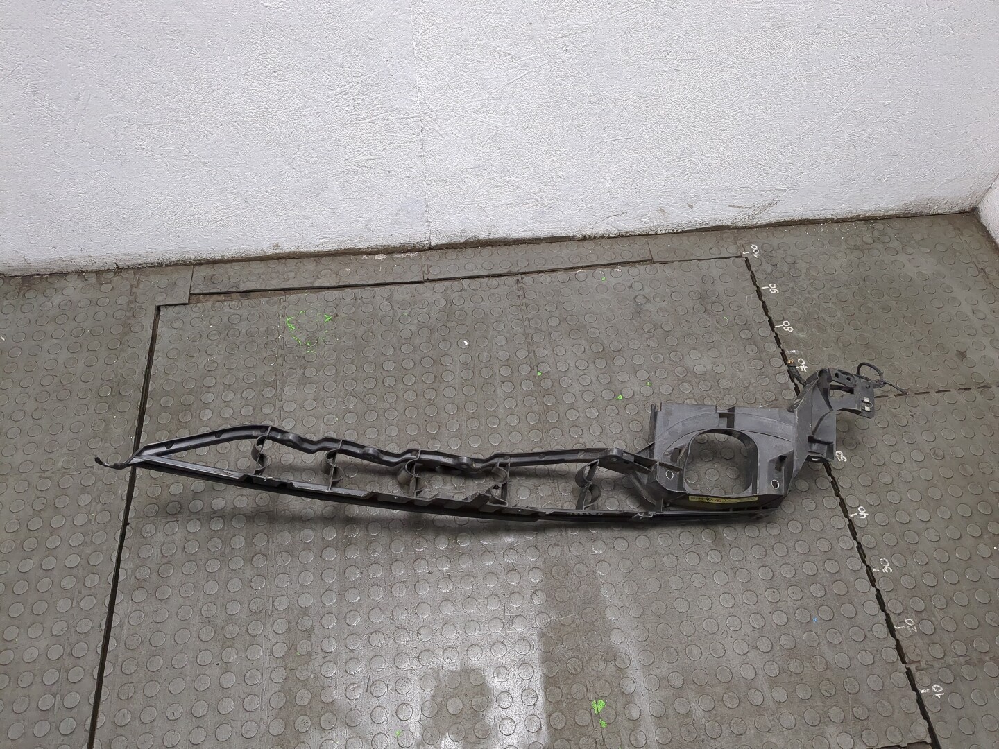 Кронштейн крепления крыла