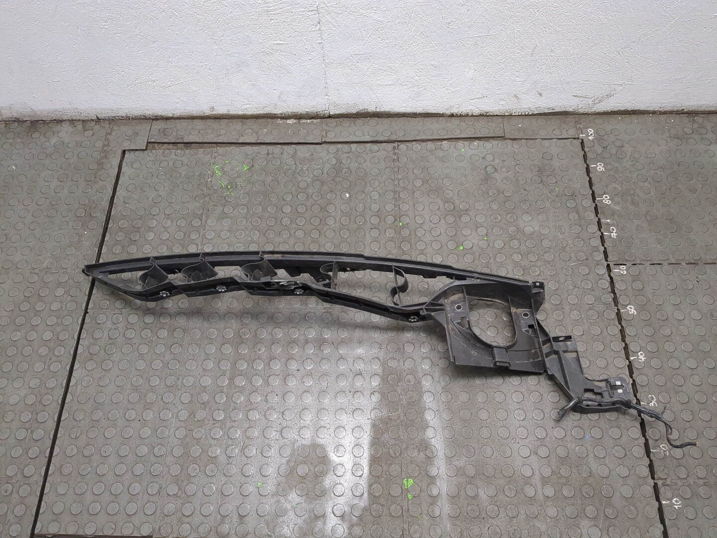 Кронштейн крепления крыла