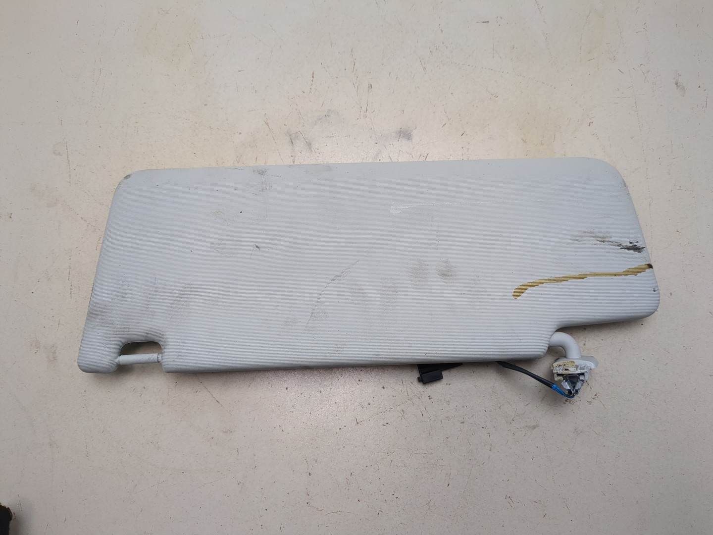 Козырек солнцезащитный