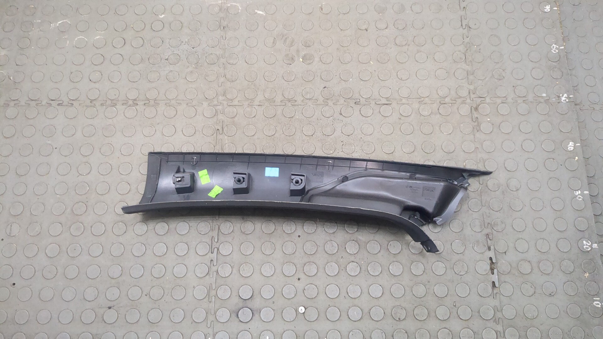 Обшивка стойки