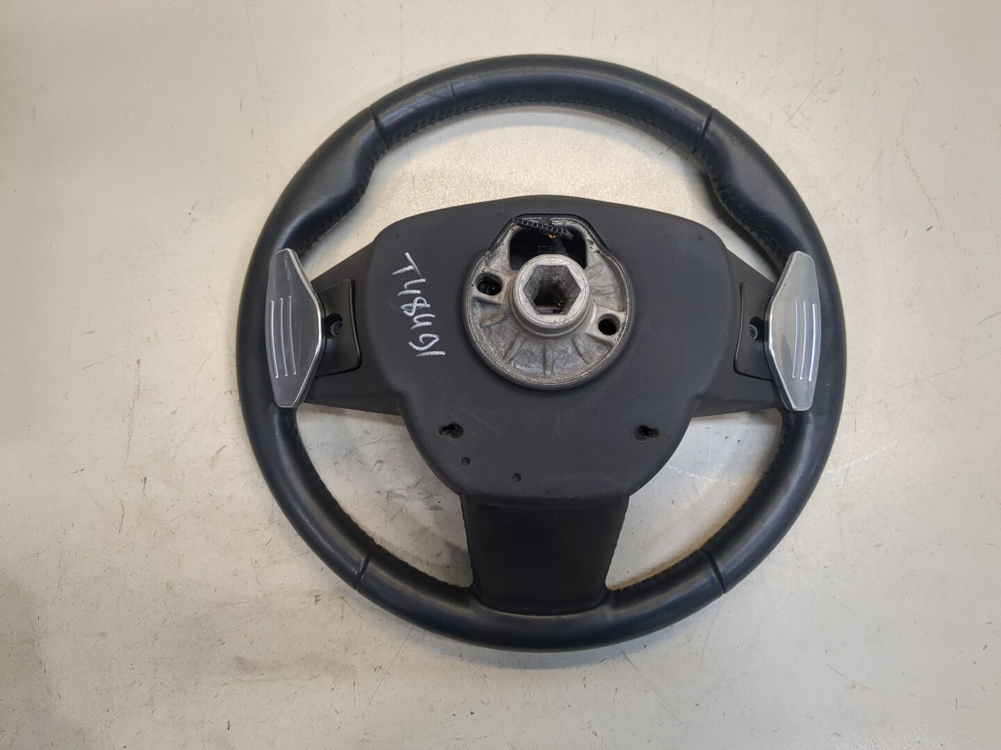 Рулевое колесо (руль)