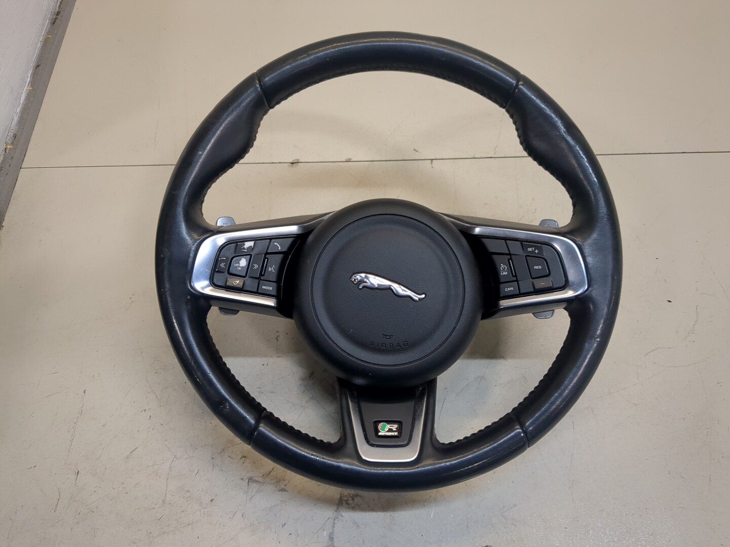 Рулевое колесо (руль)