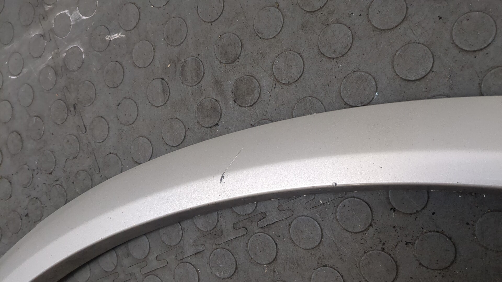 Накладка заднего крыла левого