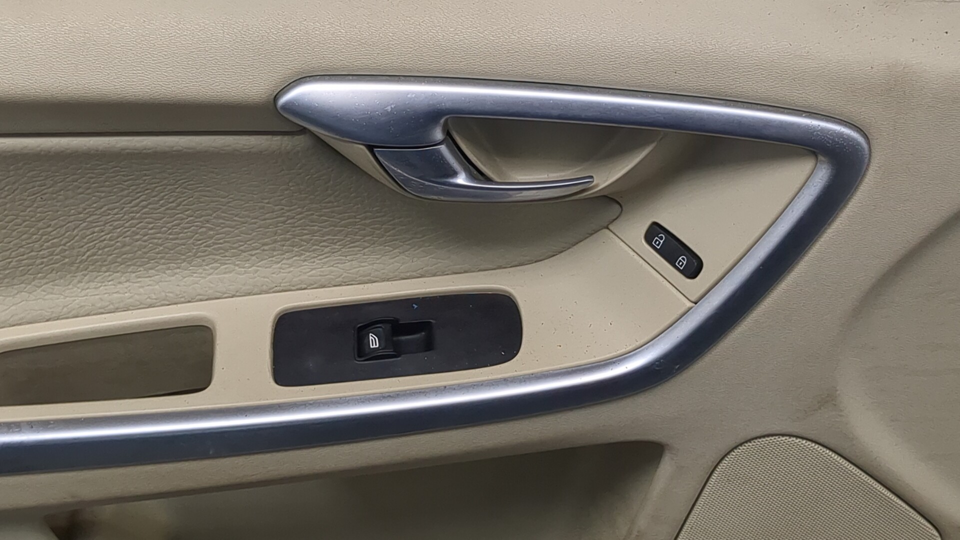 Дверь передняя левая