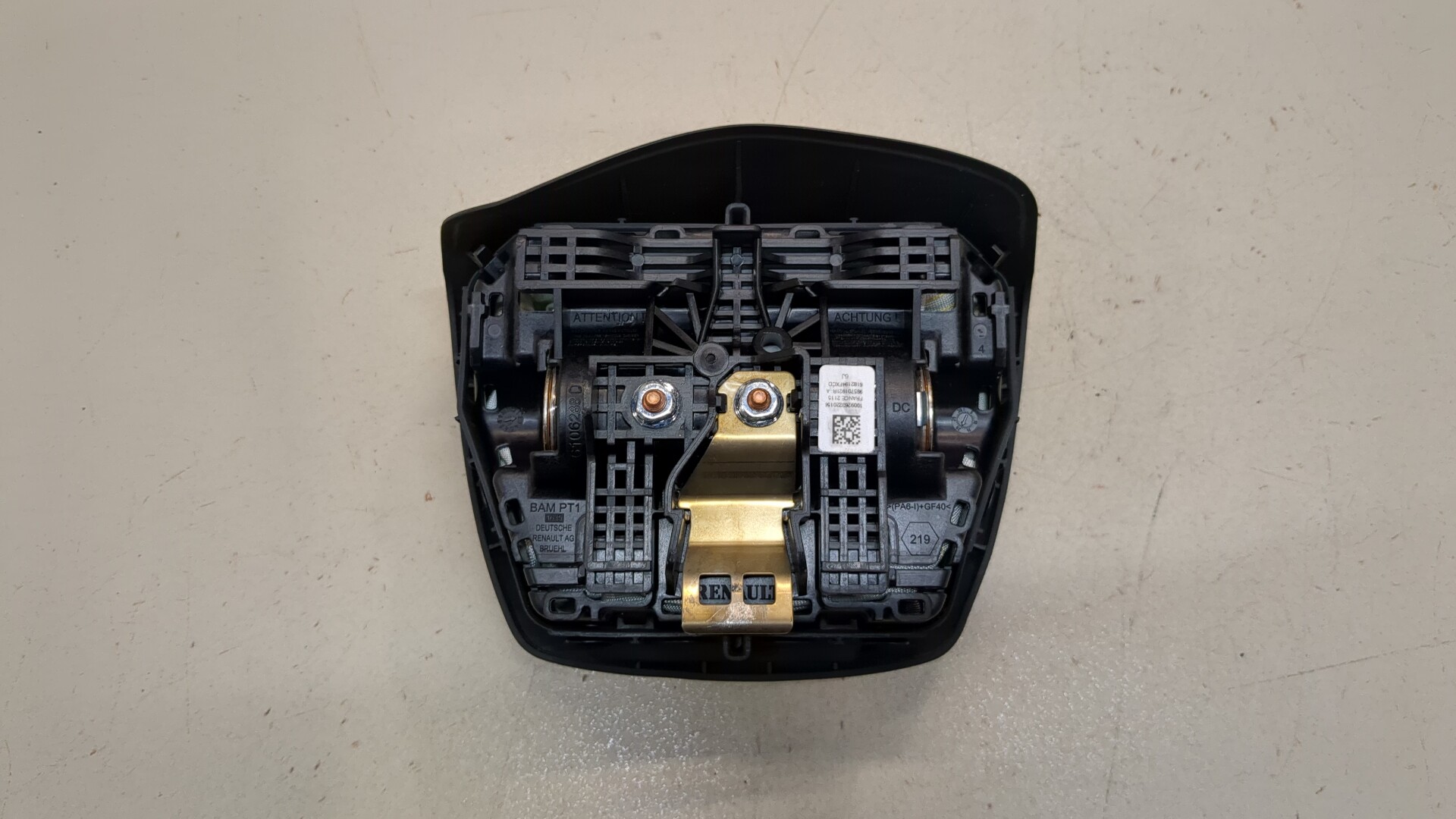 Подушка безопасности в рулевое колесо