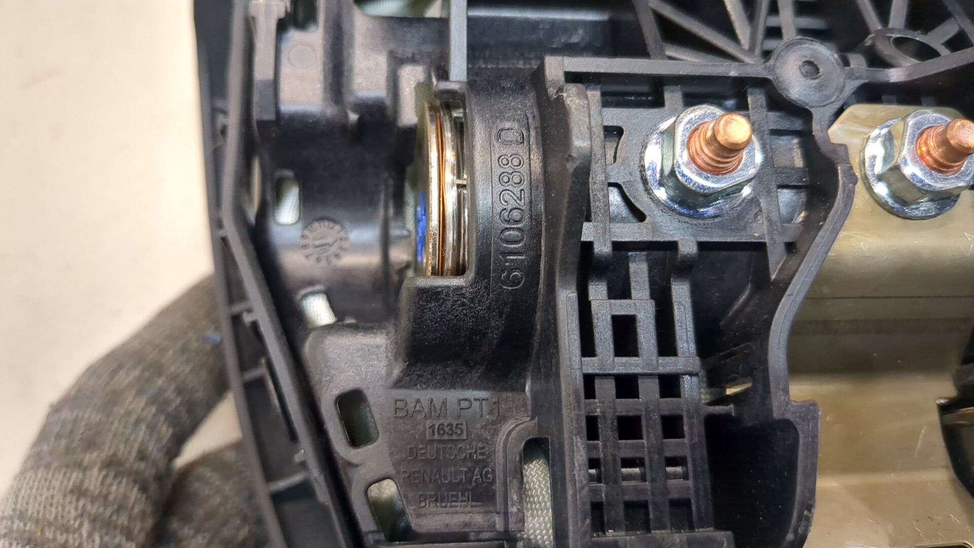 Подушка безопасности в рулевое колесо