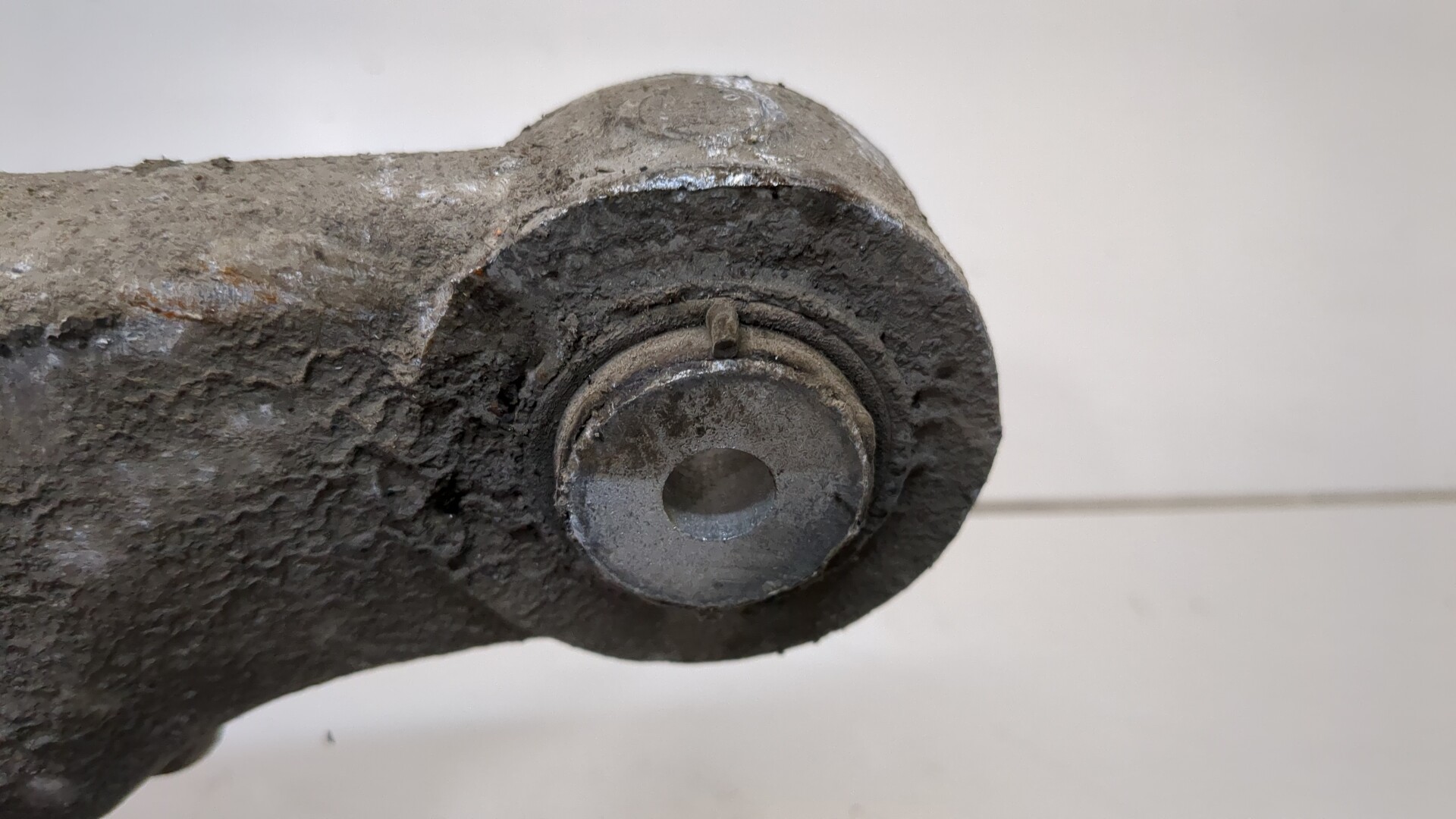 Рычаг задний правый