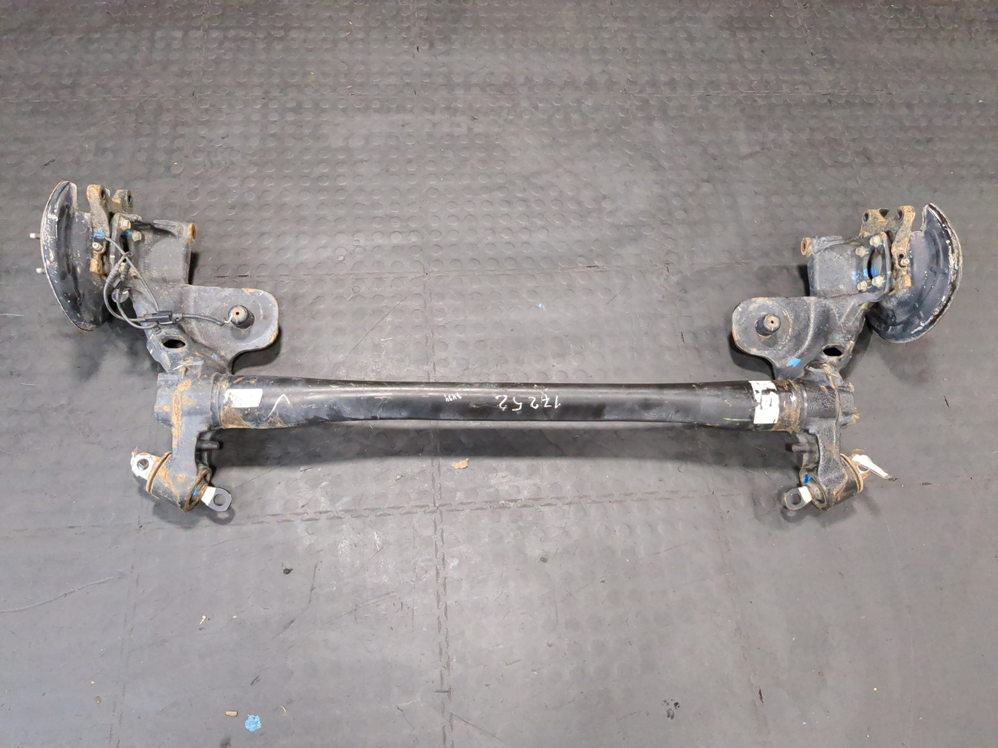 Балка задняя