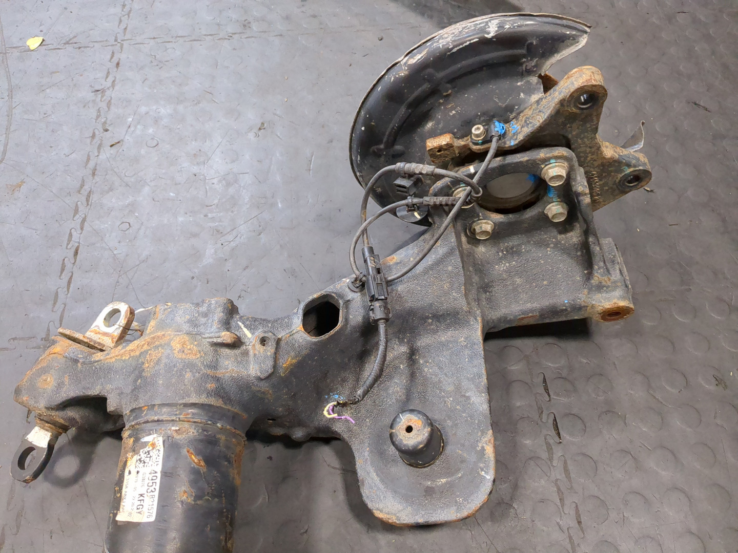 Балка задняя