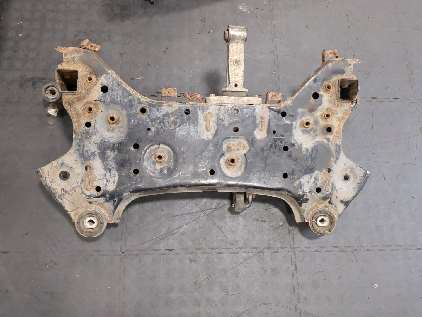 Балка задняя