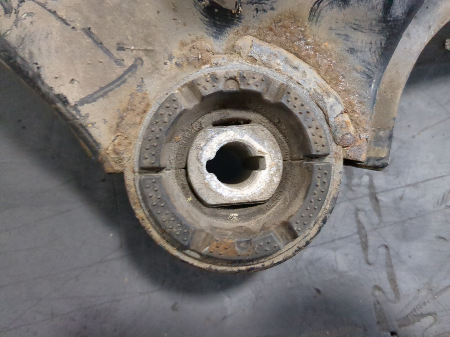 Балка задняя