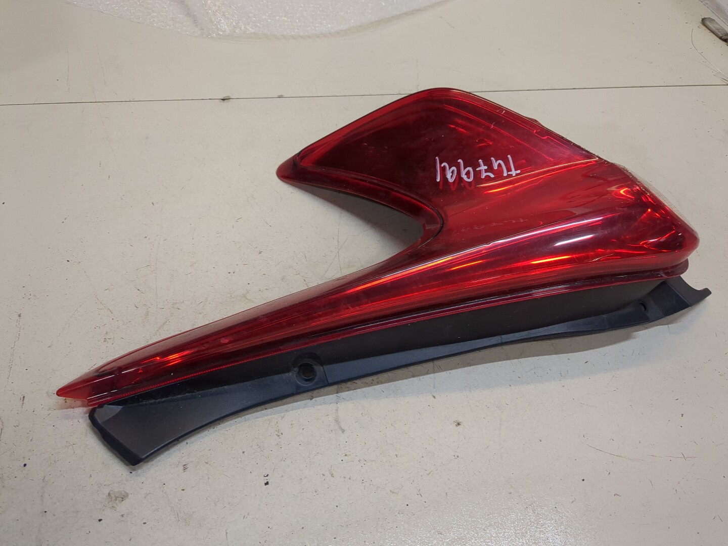 Фонарь задний правый