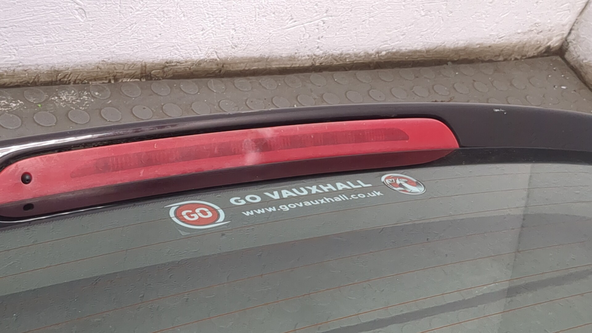 Дверь багажника