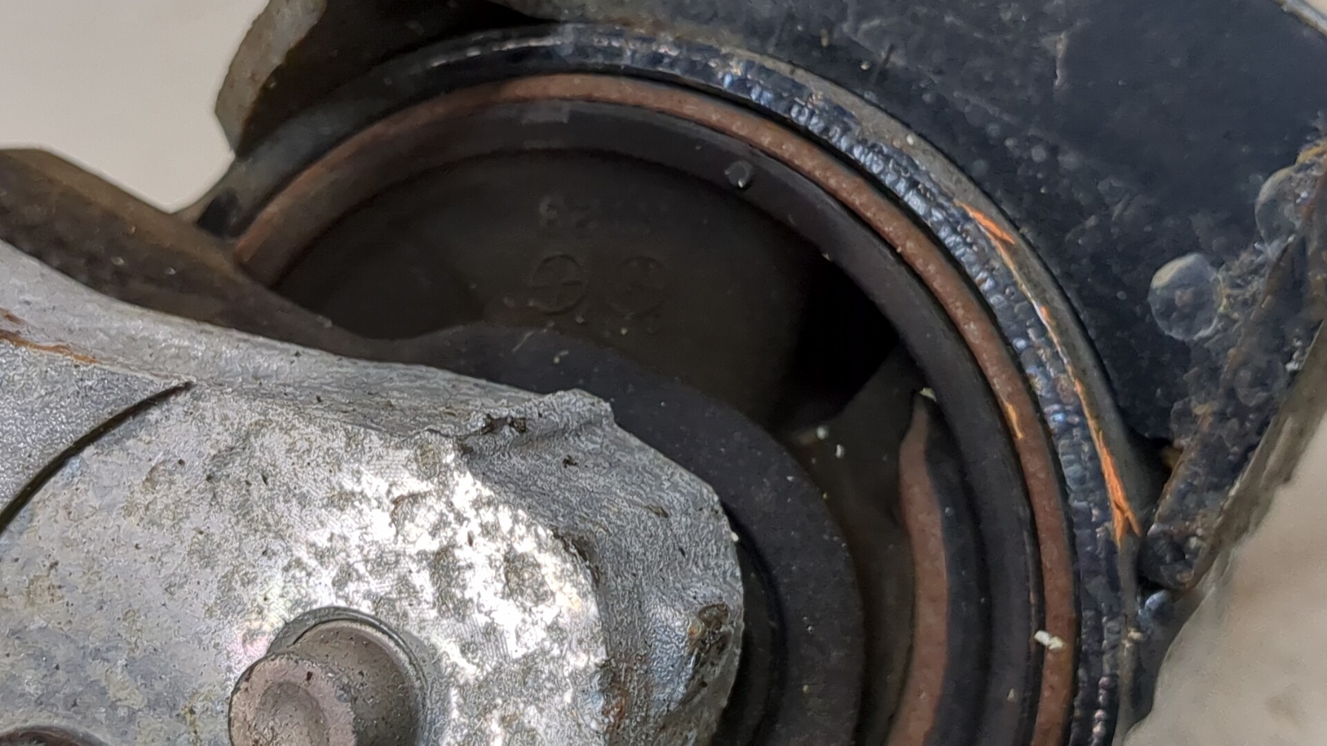 Опора двигателя