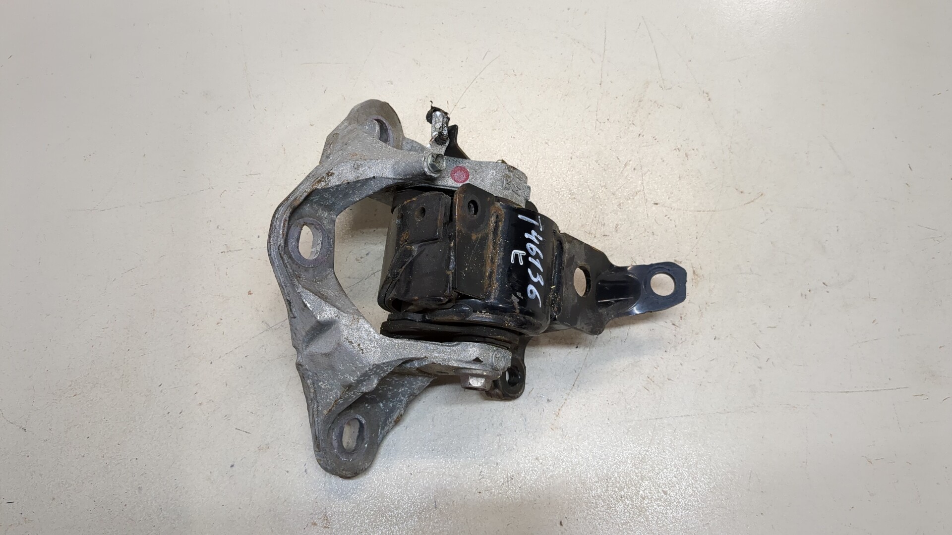 Опора двигателя