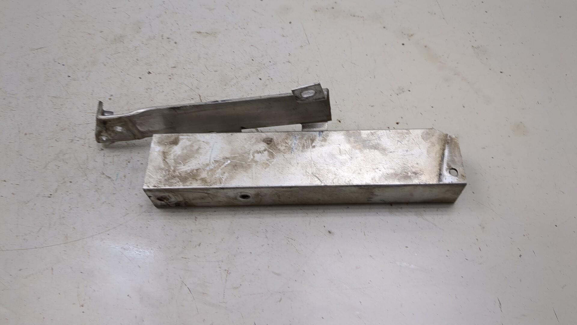 Кронштейн усилителя переднего бампера