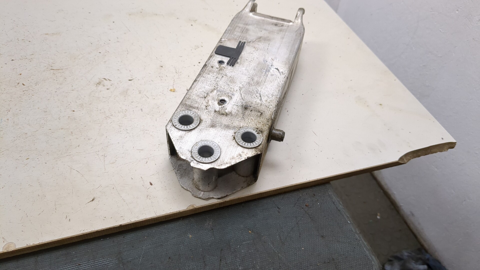 Кронштейн усилителя переднего бампера