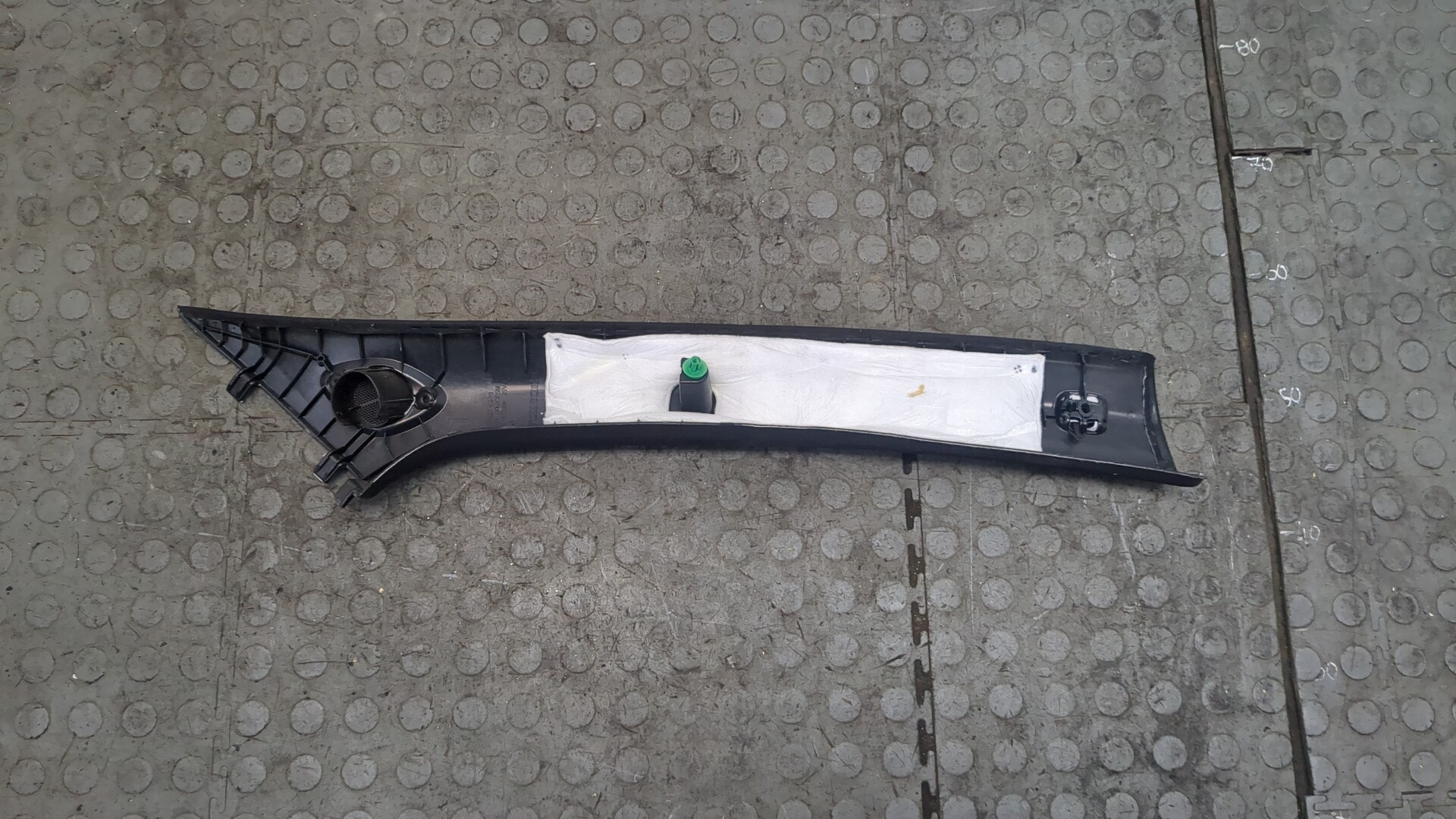 Обшивка стойки