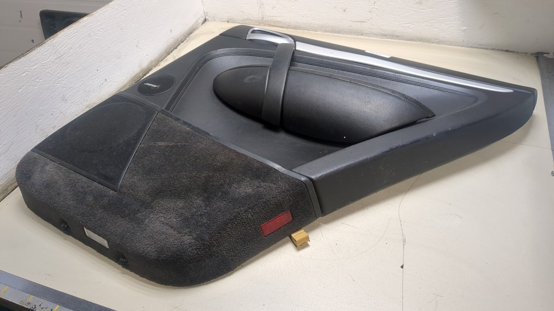 Обшивка двери задней правой