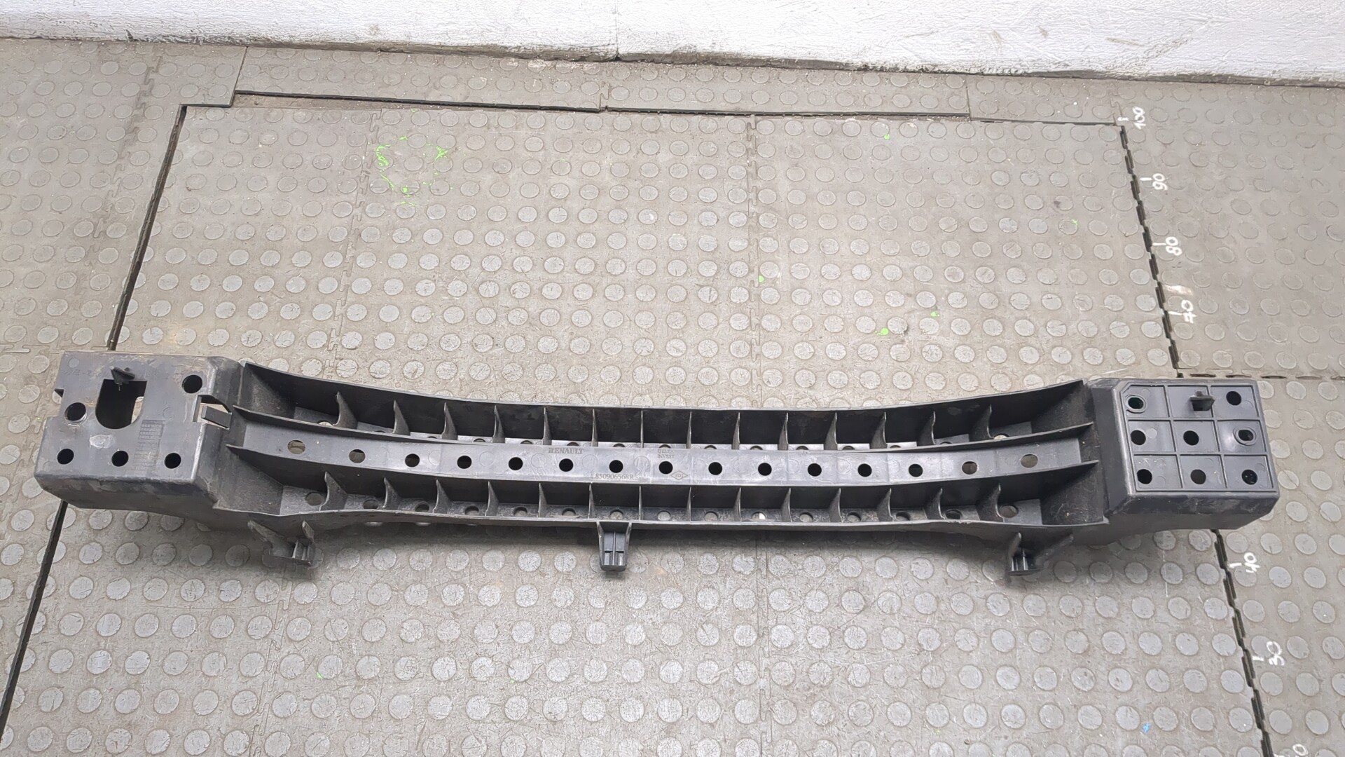 Усилитель заднего бампера