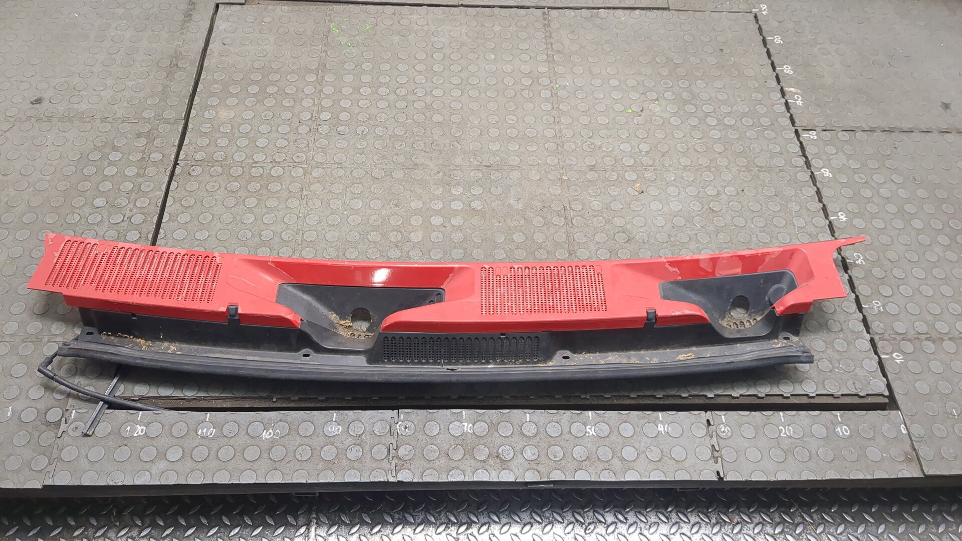 Решетка стеклоочистителей (Жабо)