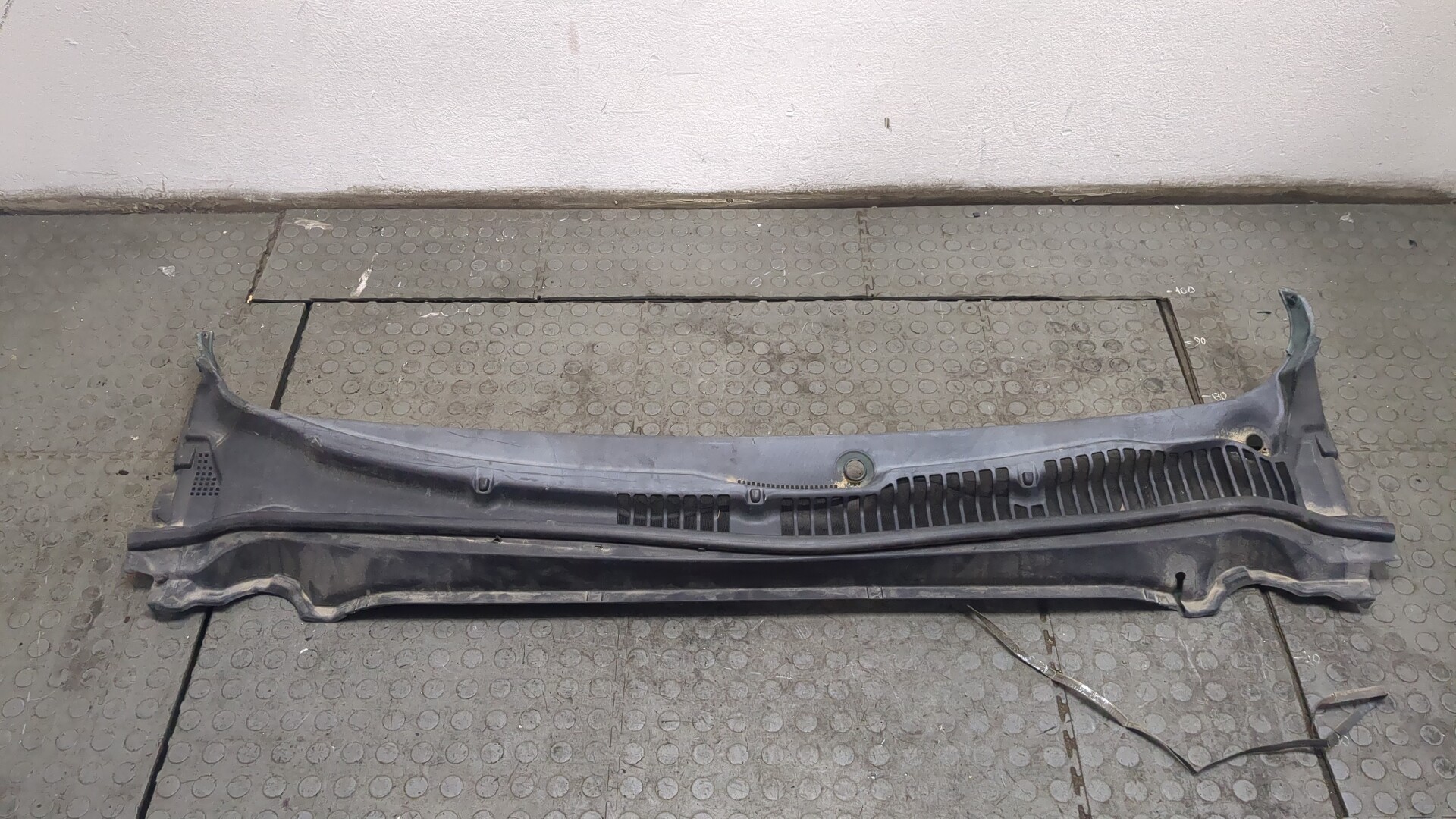 Решетка стеклоочистителей (Жабо)