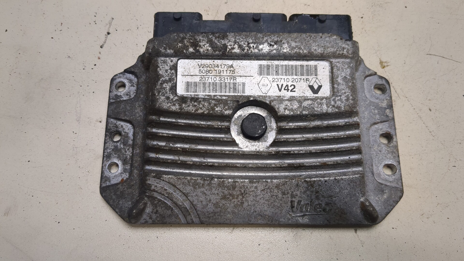 Блок управления двигателем