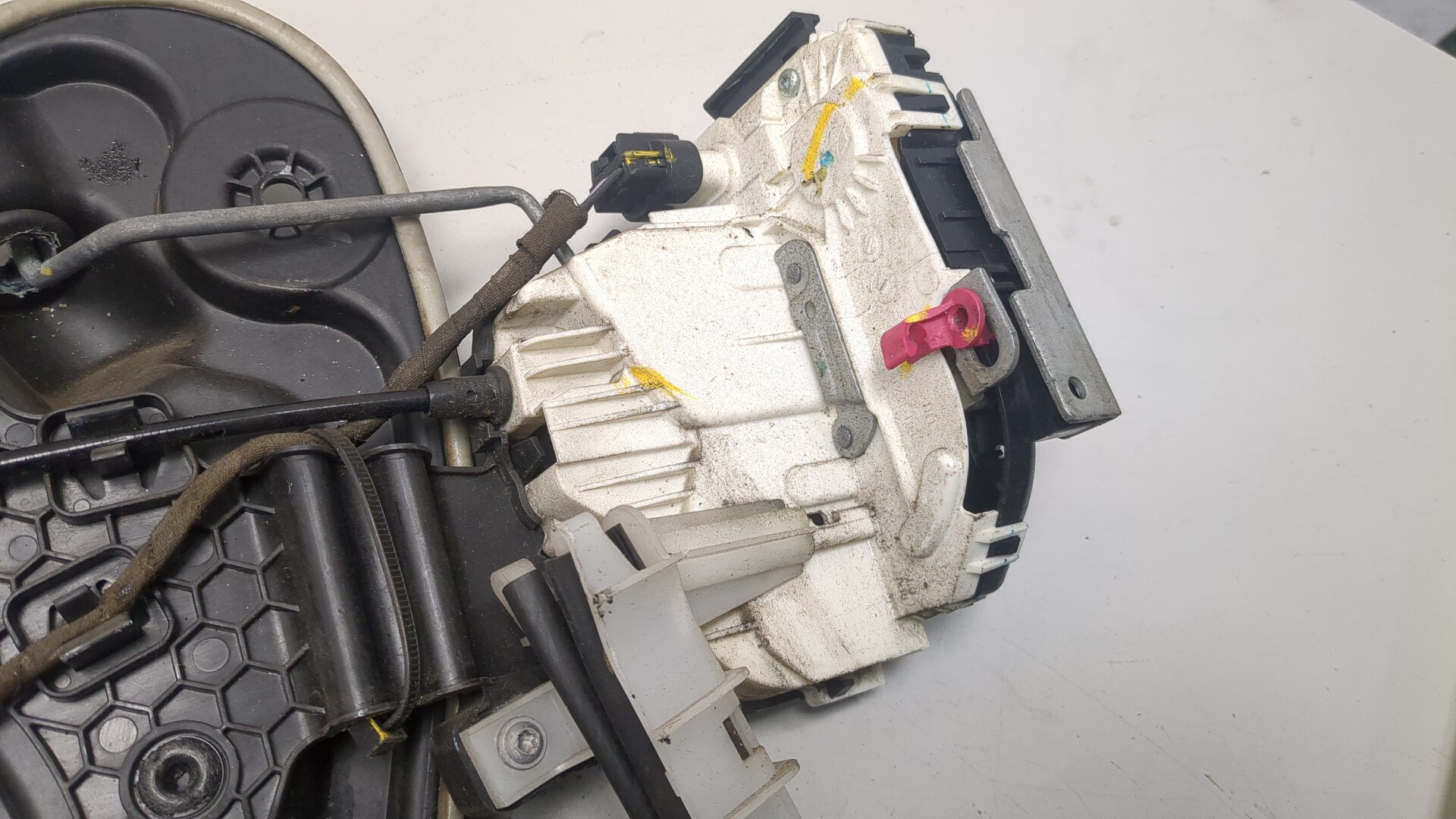 Стеклоподъемник электр. задний левый