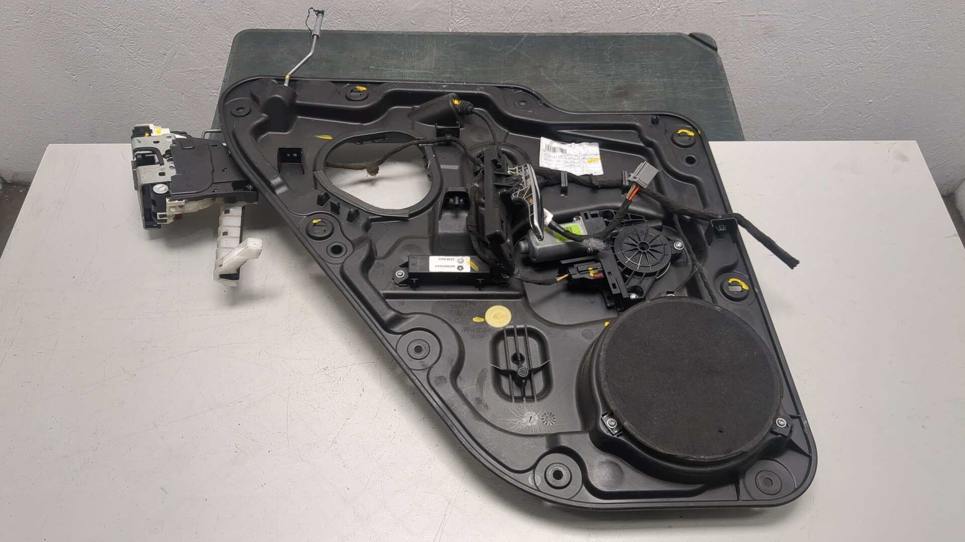 Стеклоподъемник электр. задний левый