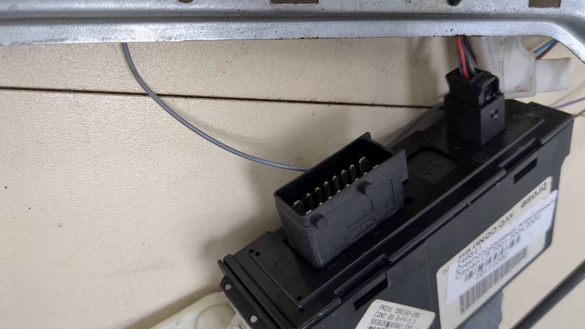 Стеклоподъемник электр. передний правый