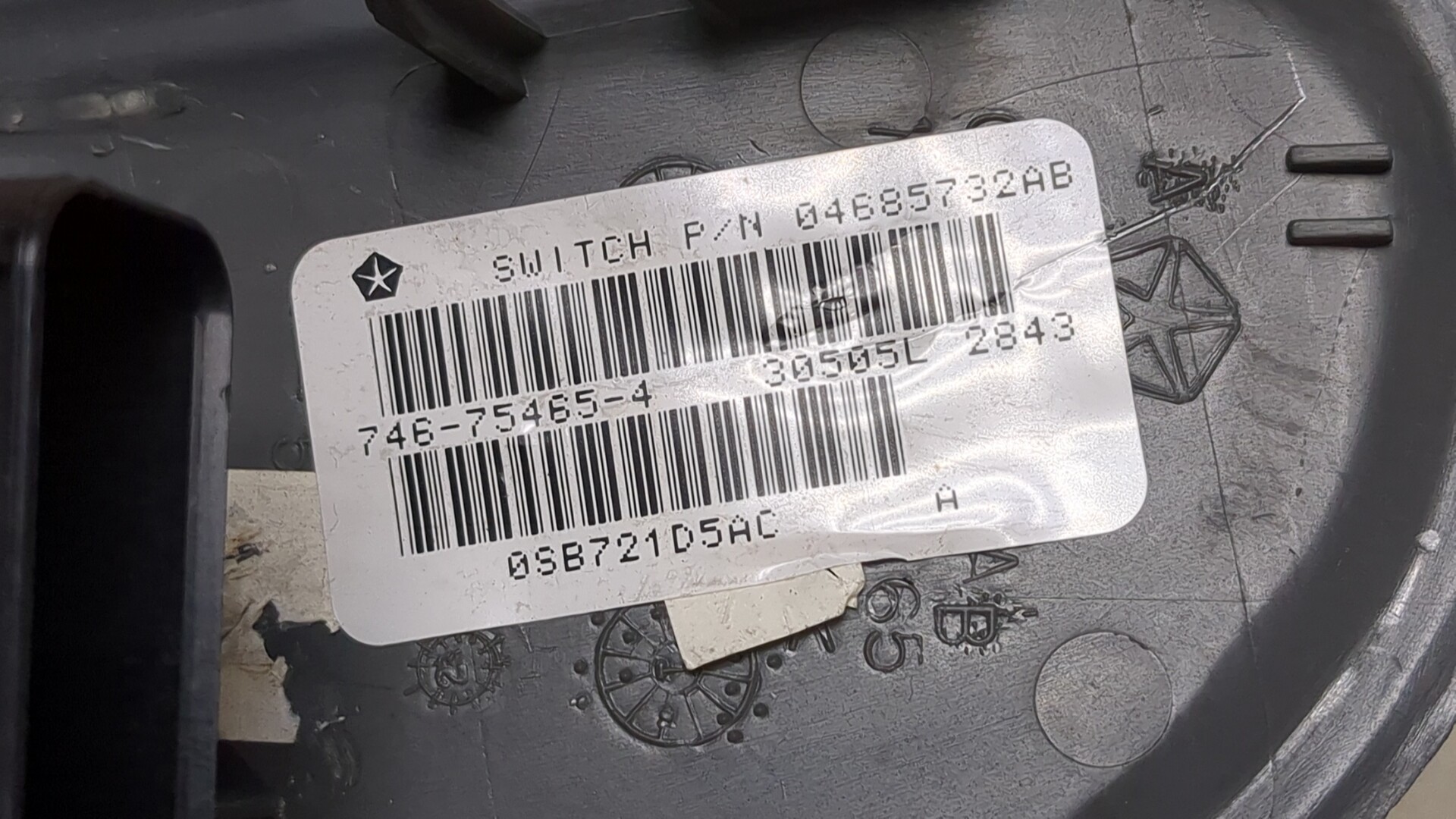 Кнопка стеклоподъемника