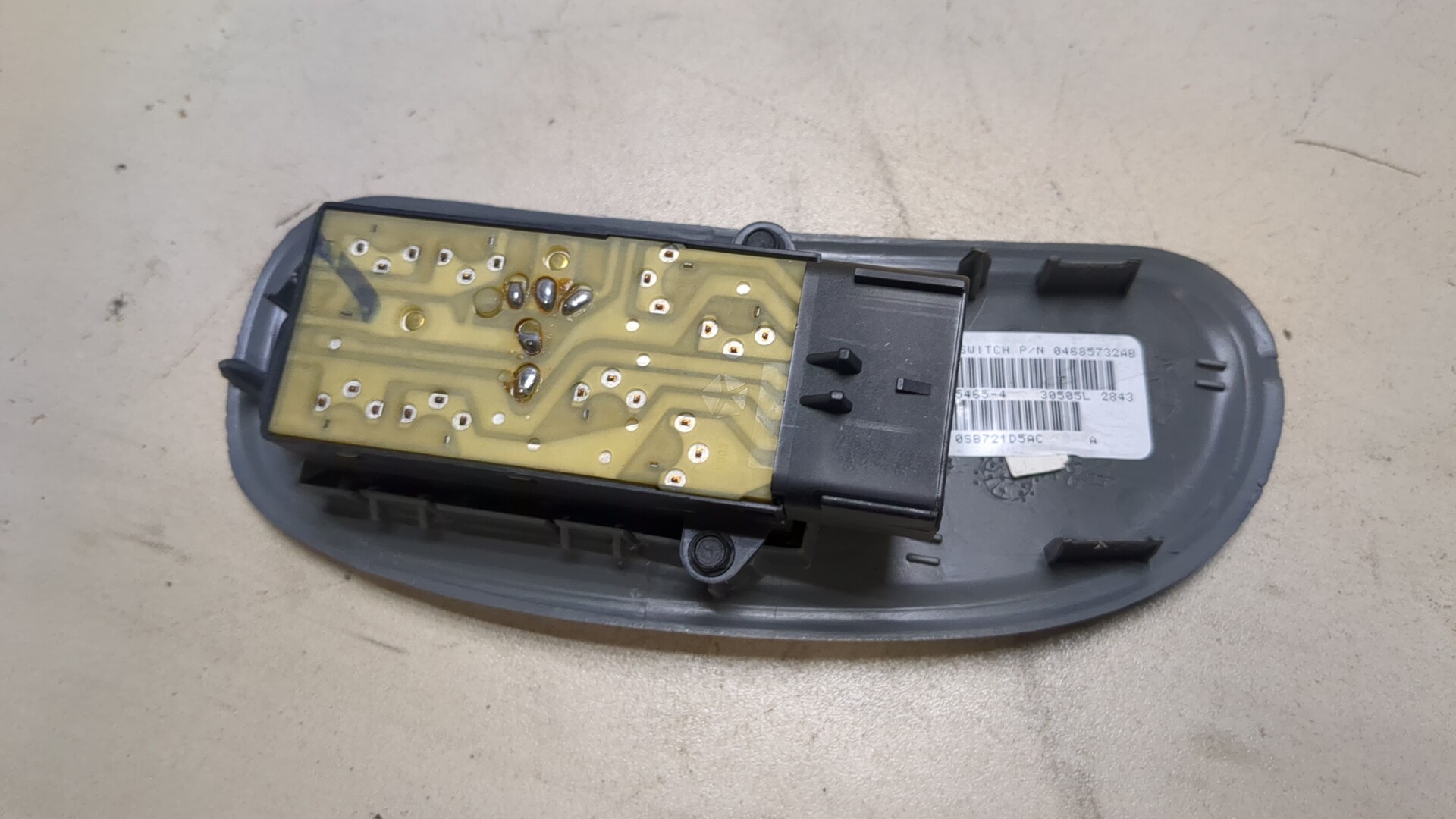 Кнопка стеклоподъемника