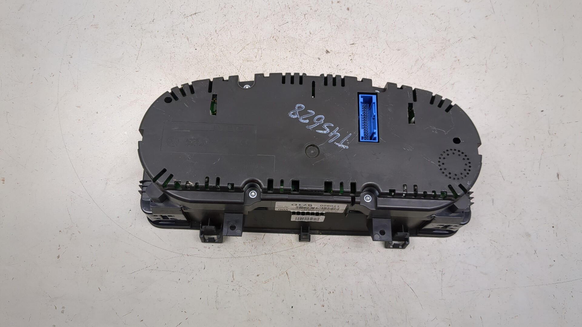 Панель приборов