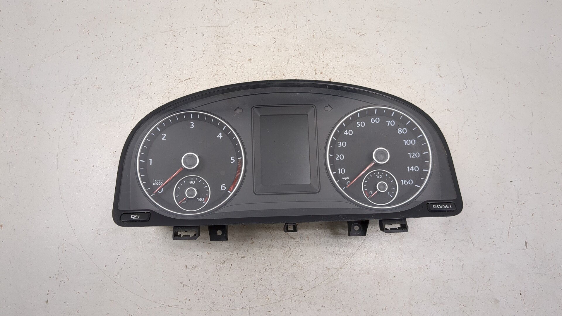 Панель приборов