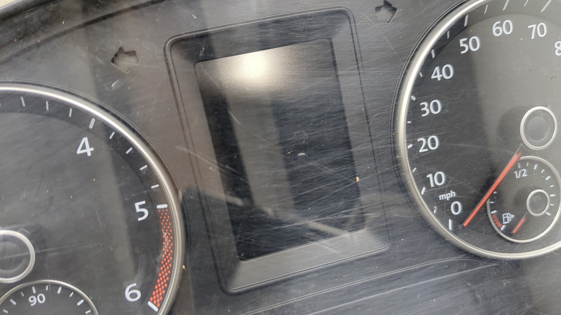 Панель приборов