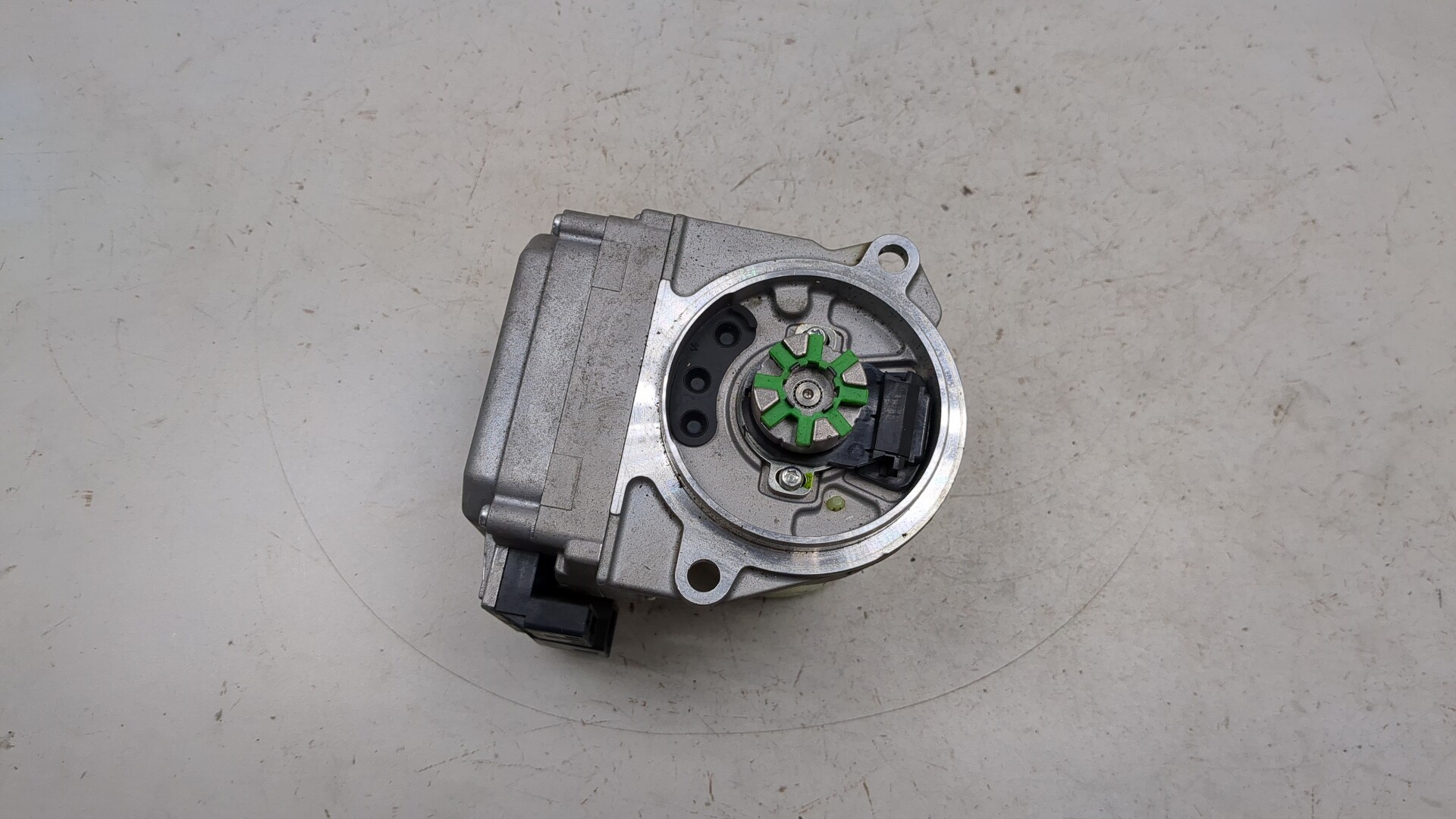 Серводвигатель рулевой рейки