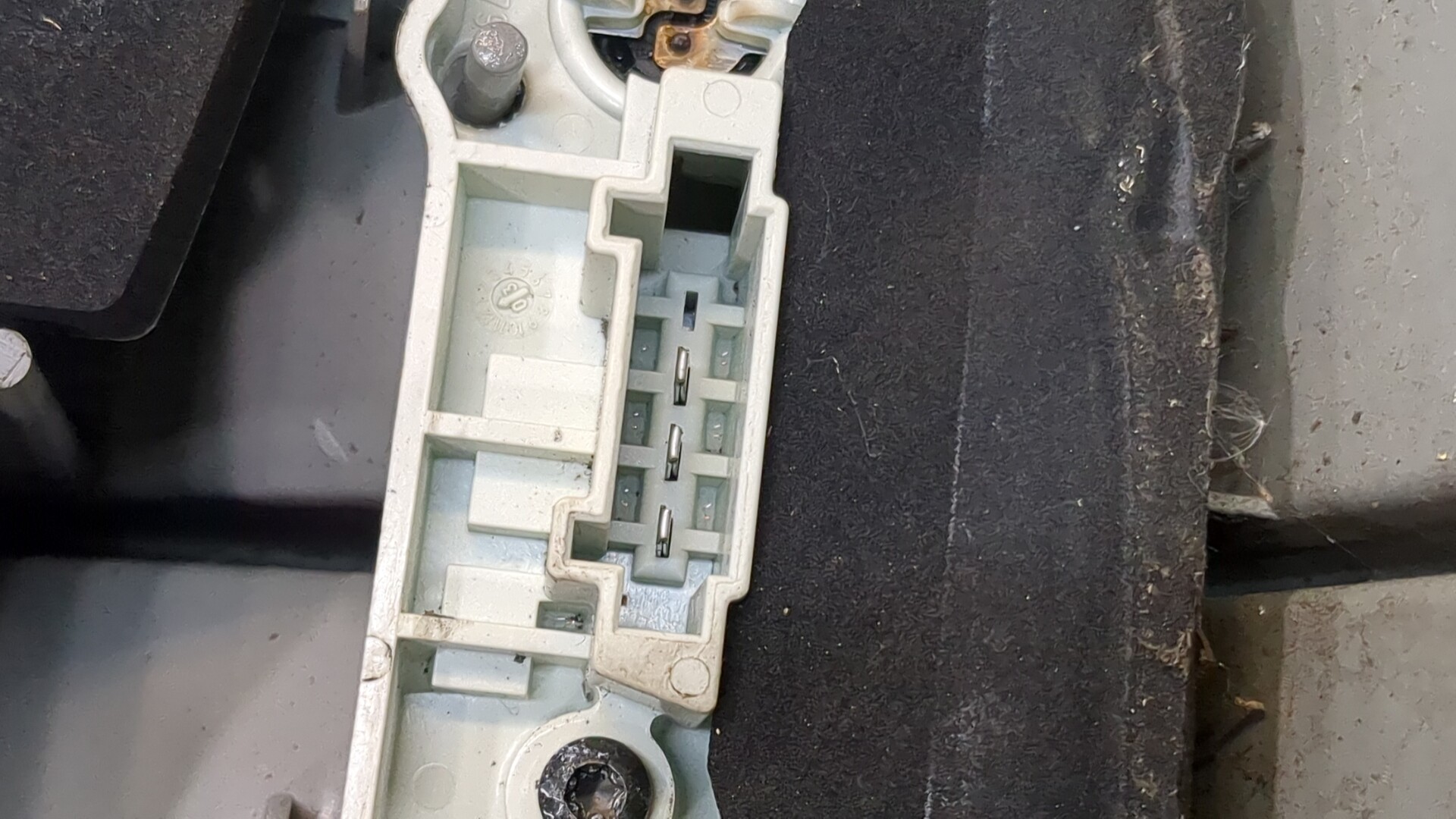 Фонарь задний левый