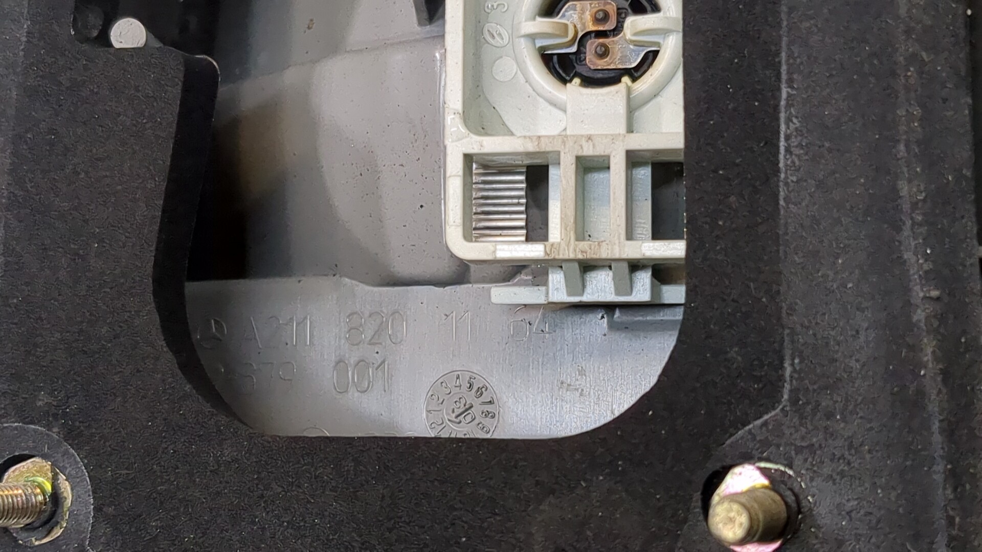 Фонарь задний левый