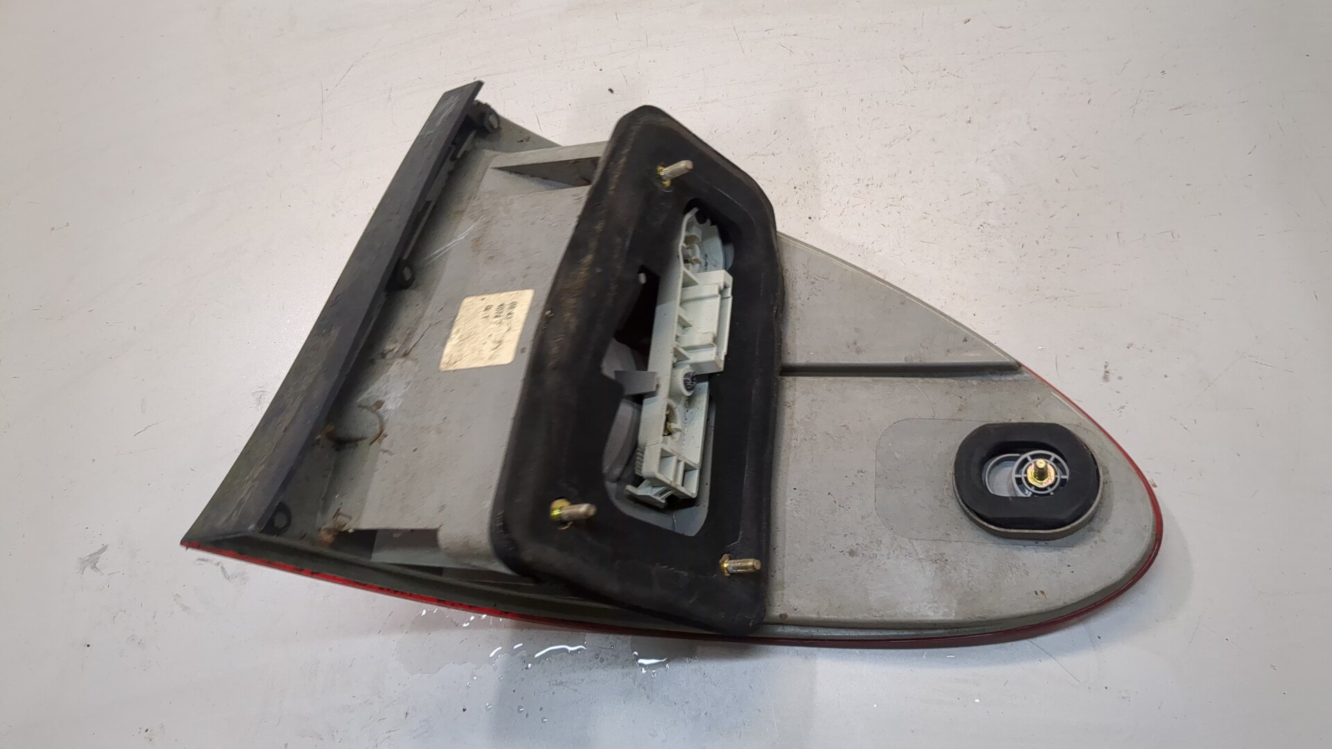 Фонарь задний левый