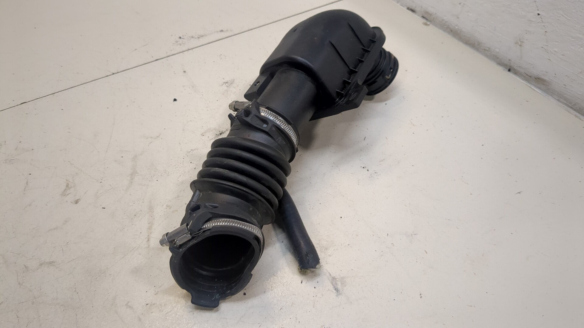 Патрубок воздушного фильтра