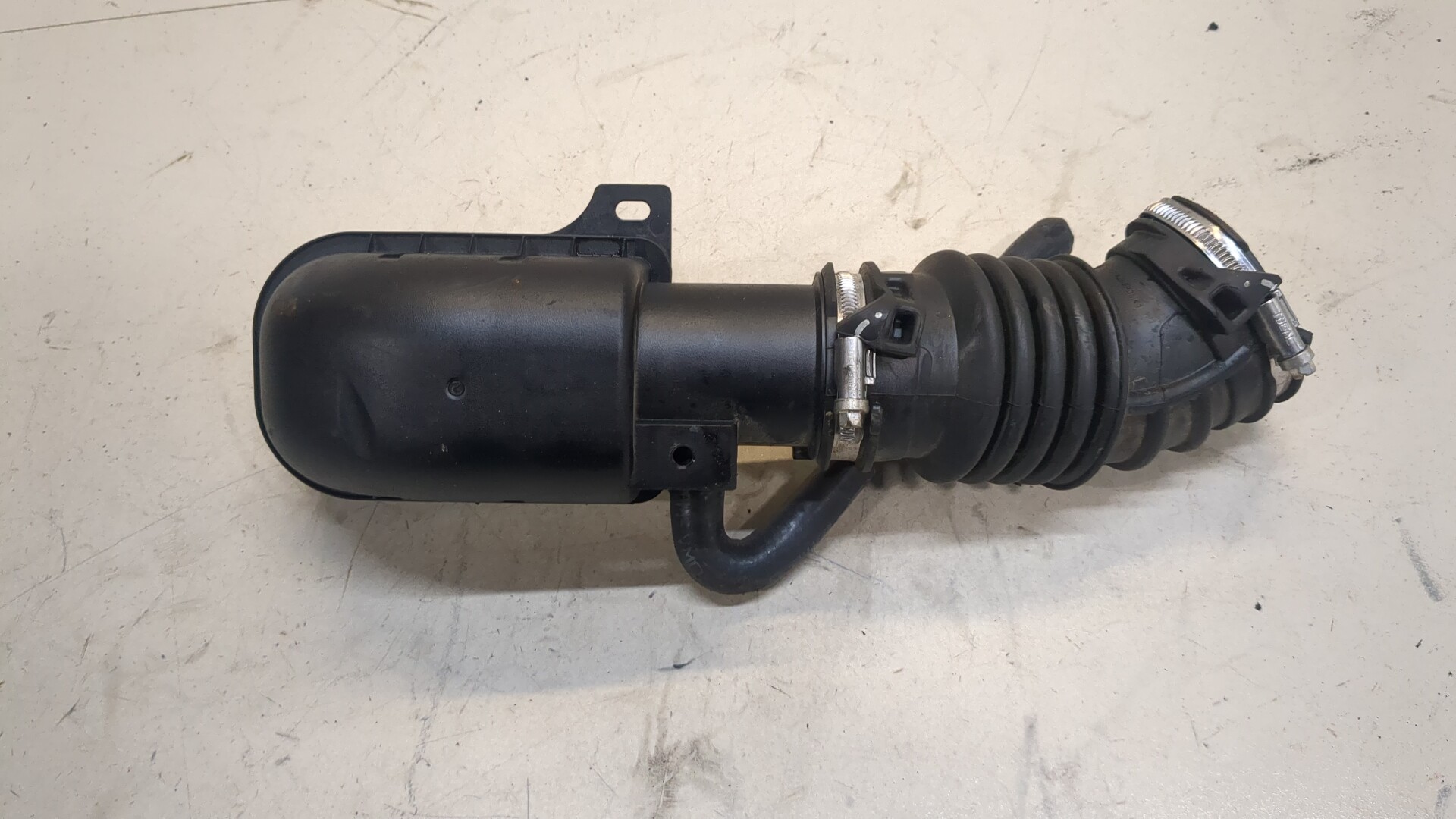 Патрубок воздушного фильтра