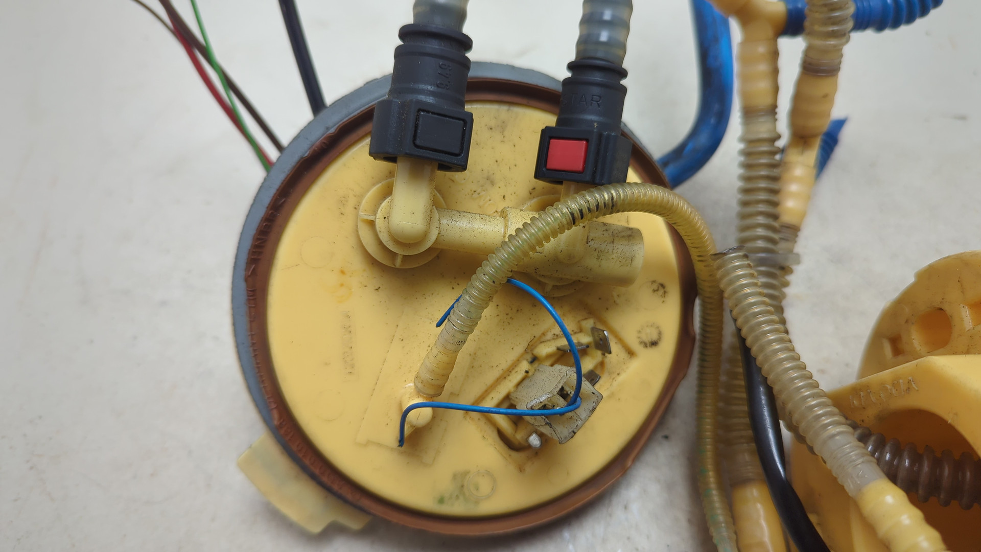 Насос топливный электрический