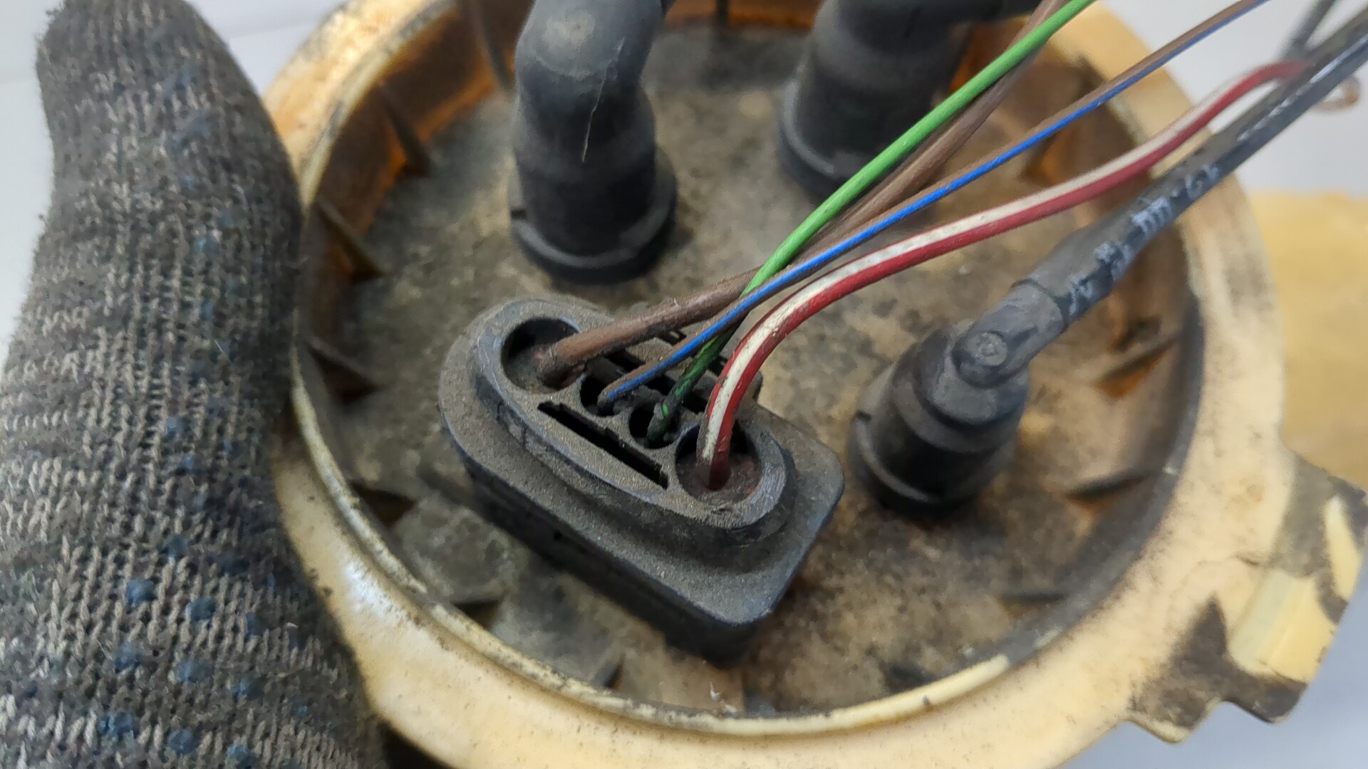 Насос топливный электрический