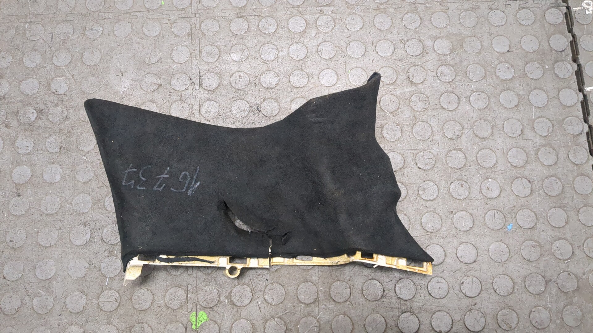 Обшивка багажника