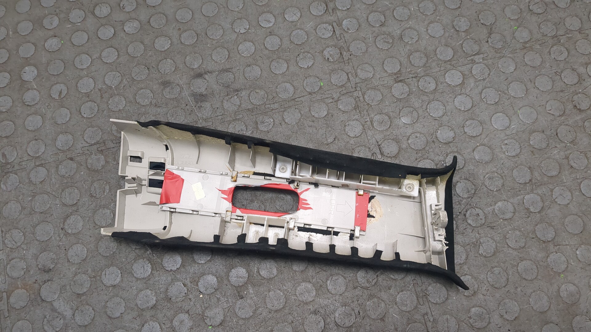 Обшивка стойки