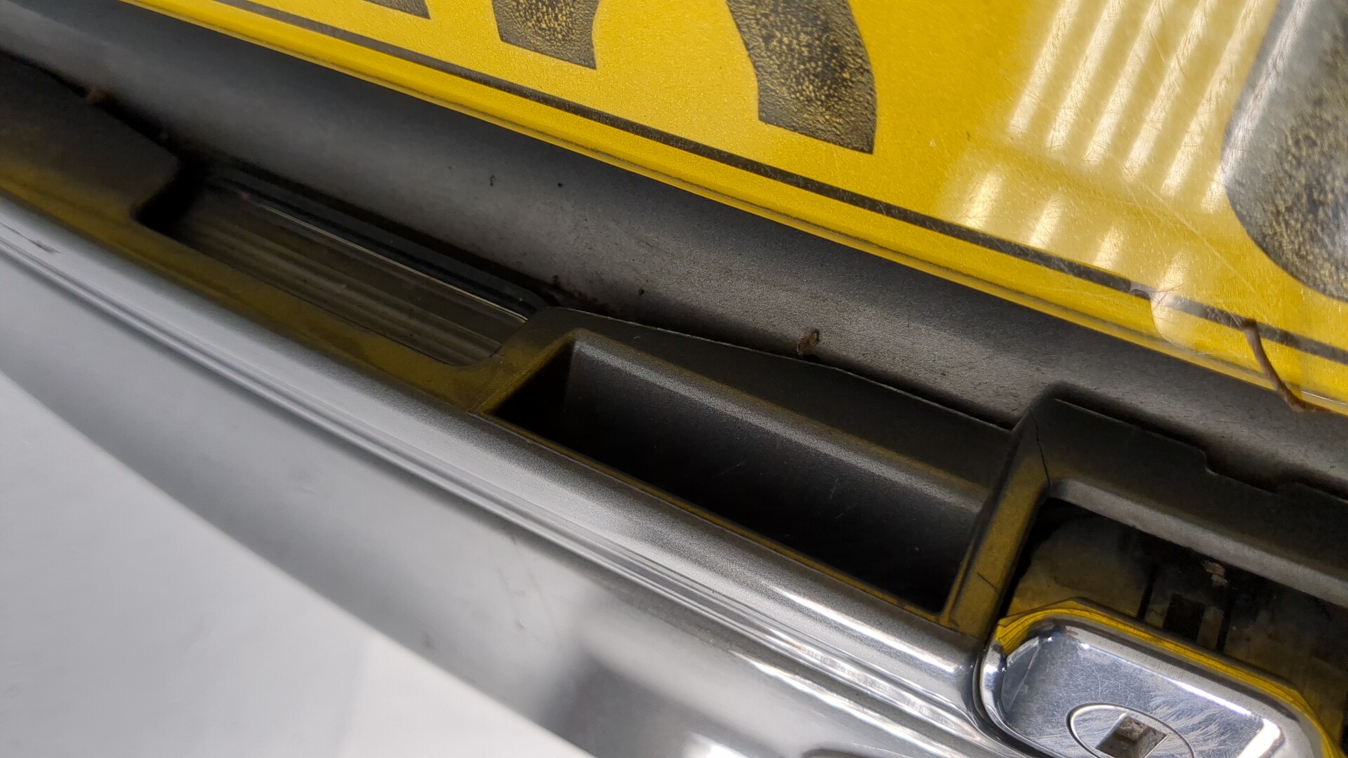 Дверь багажника