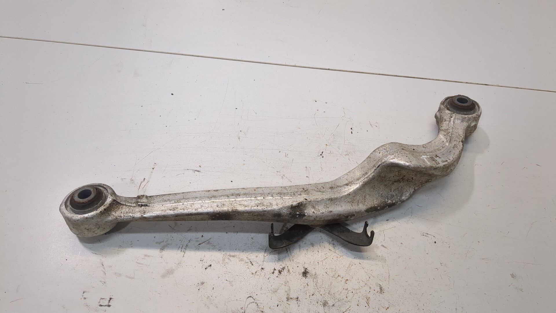 Рычаг задний правый