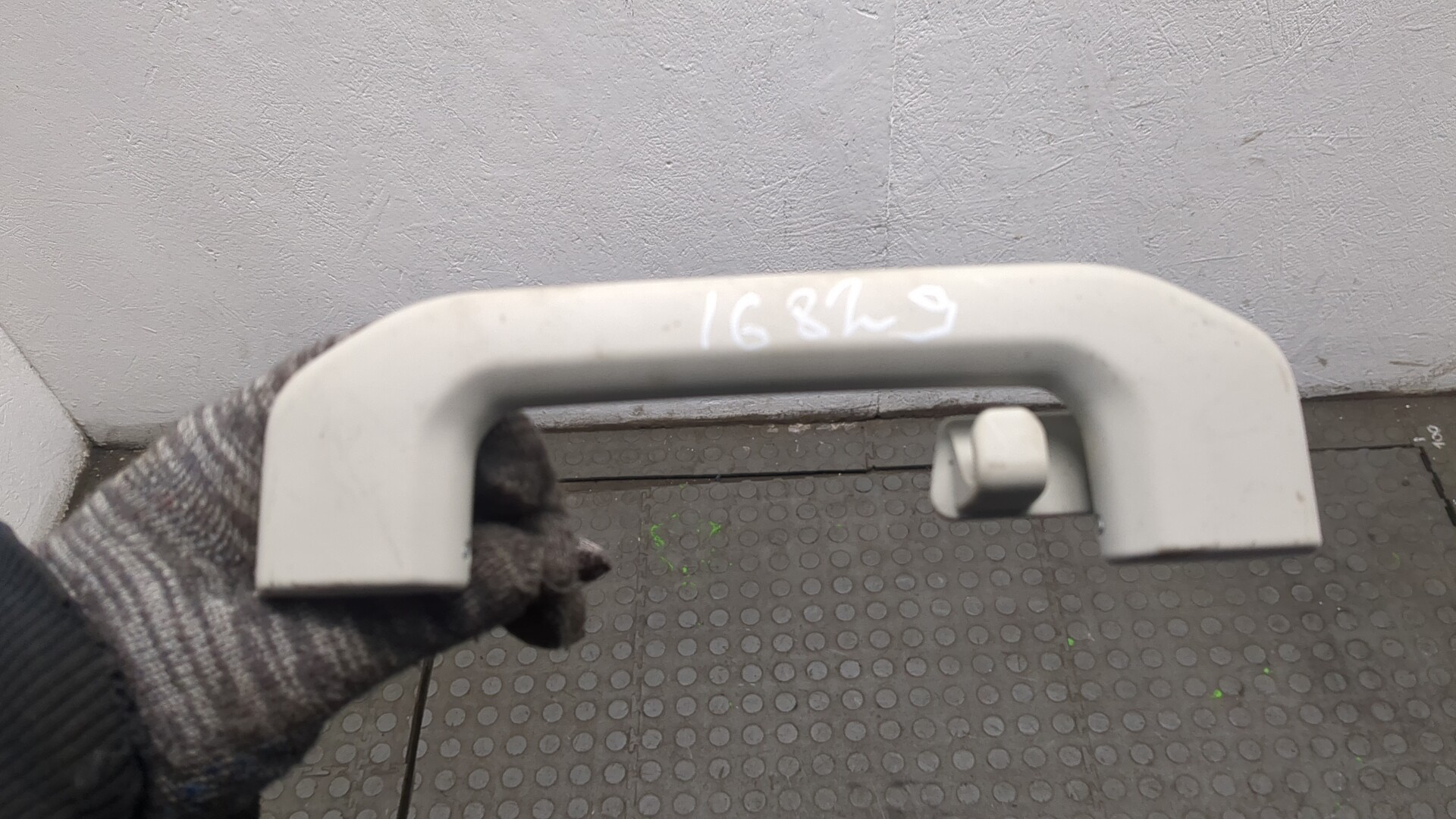 Ручка внутренняя потолочная