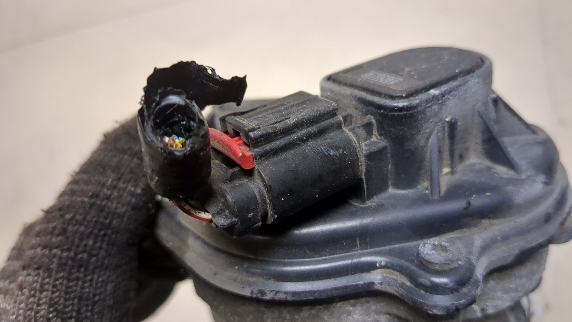 Заслонка дроссельная электрическая