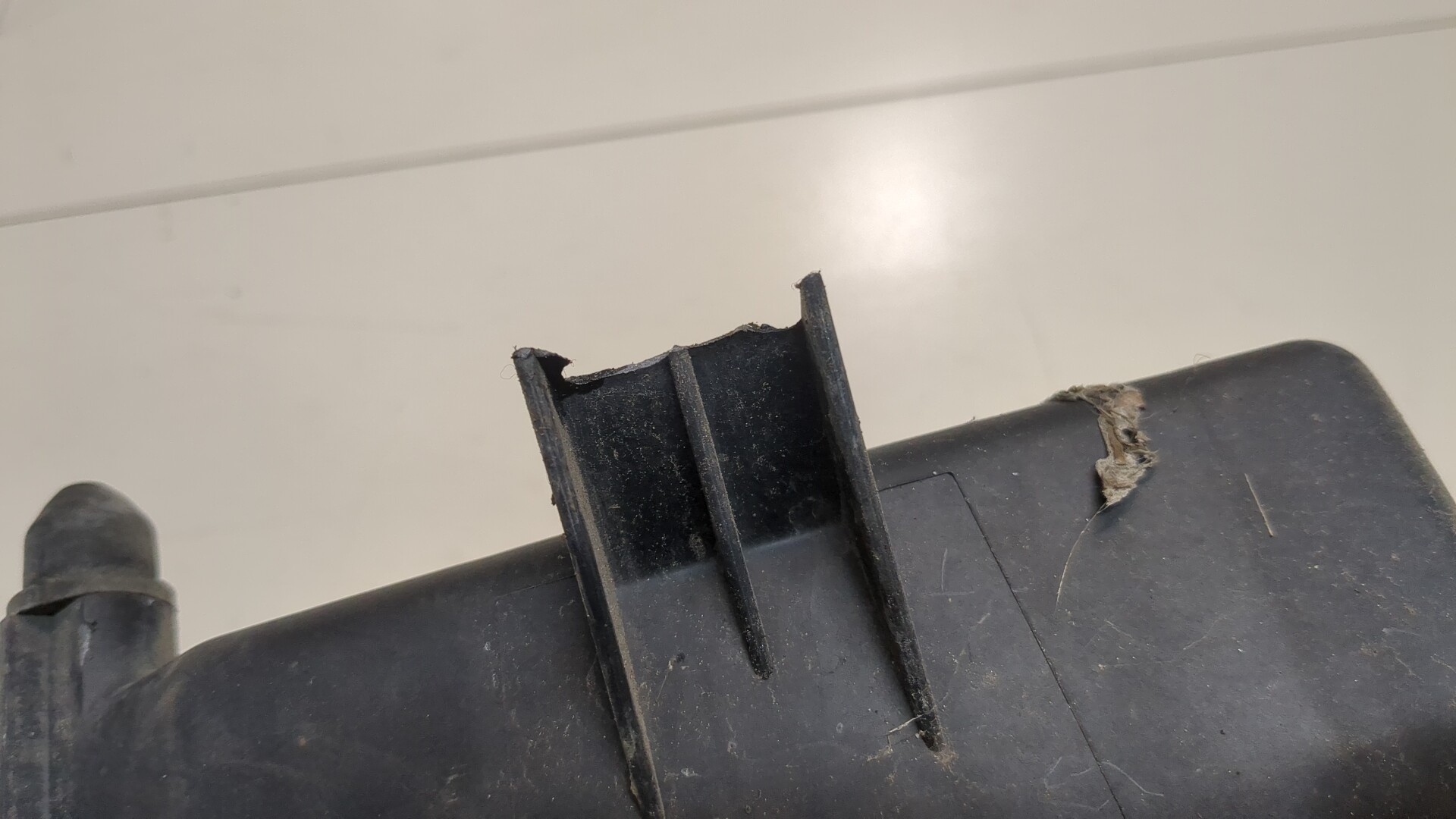 Резонатор воздушного фильтра